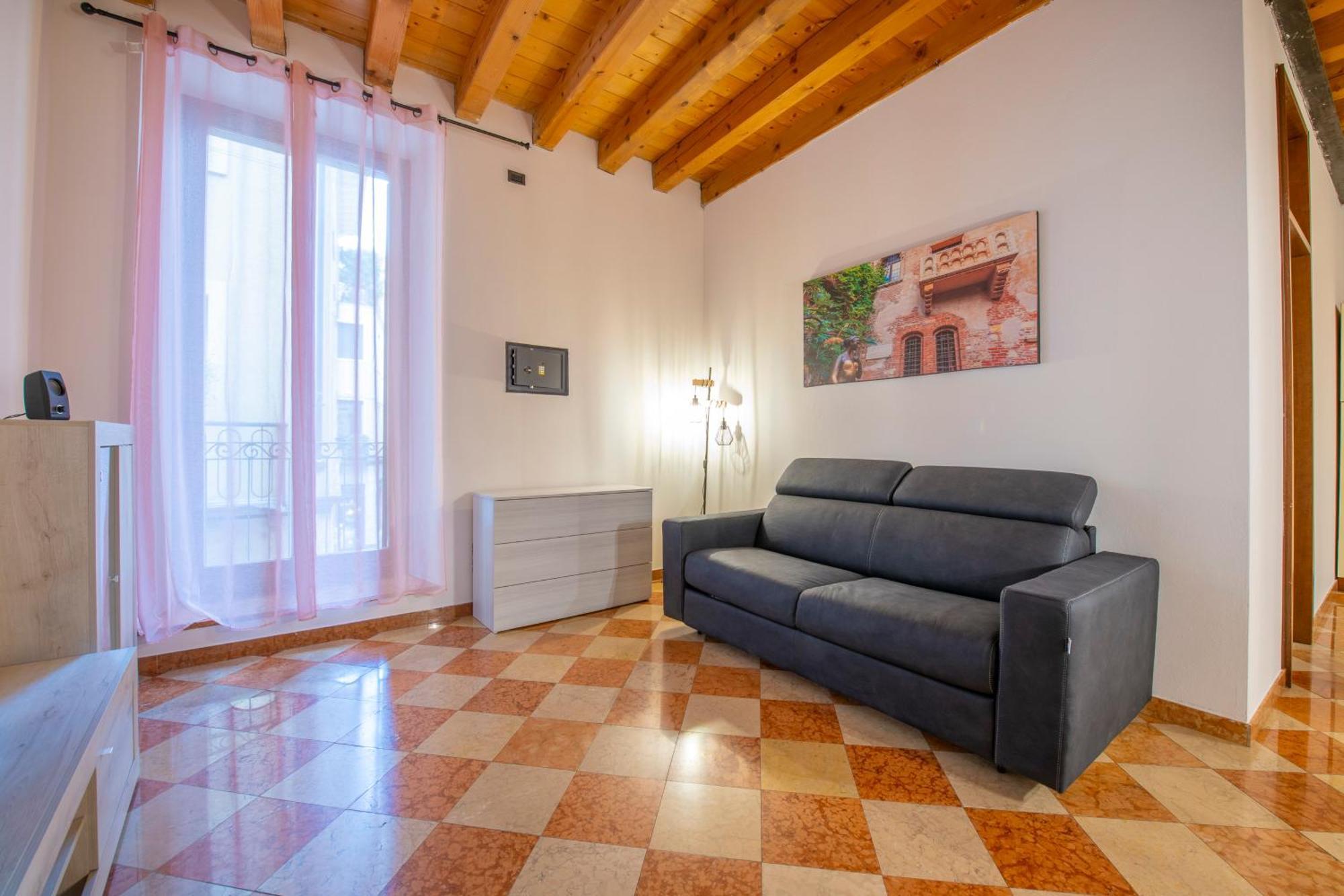-Near Arena & Giuletta- Pet Friendly Mazzini Palace Верона Екстер'єр фото
