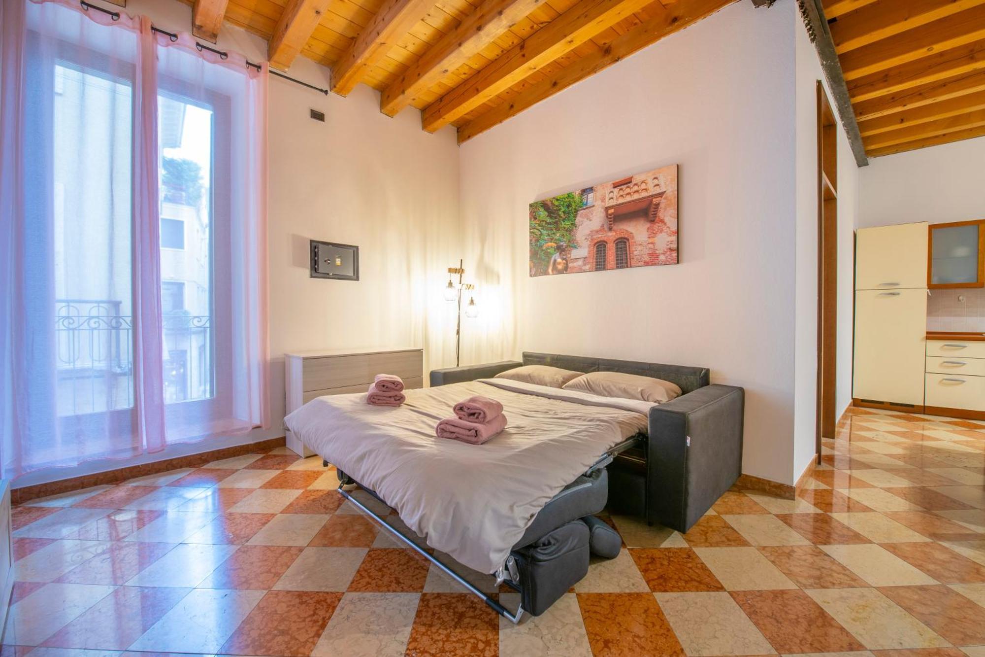 -Near Arena & Giuletta- Pet Friendly Mazzini Palace Верона Екстер'єр фото